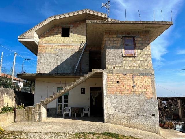 Casa in vendita a Cellino Attanasio, Abruzzo