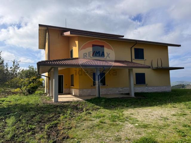 Casa in vendita a Vinchiaturo, Molise