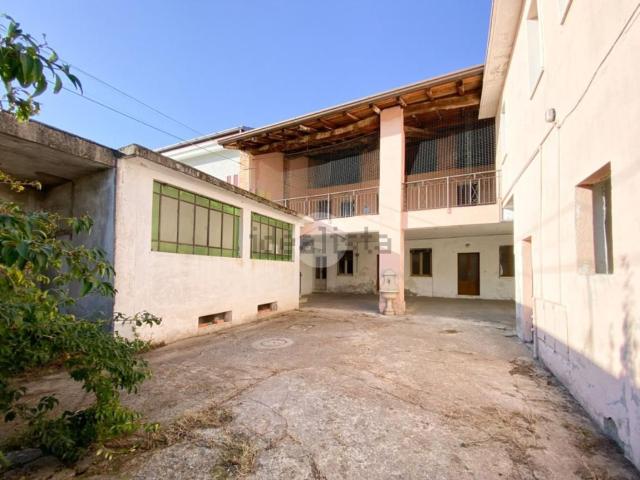 Casa in vendita a Castrezzato, Lombardia