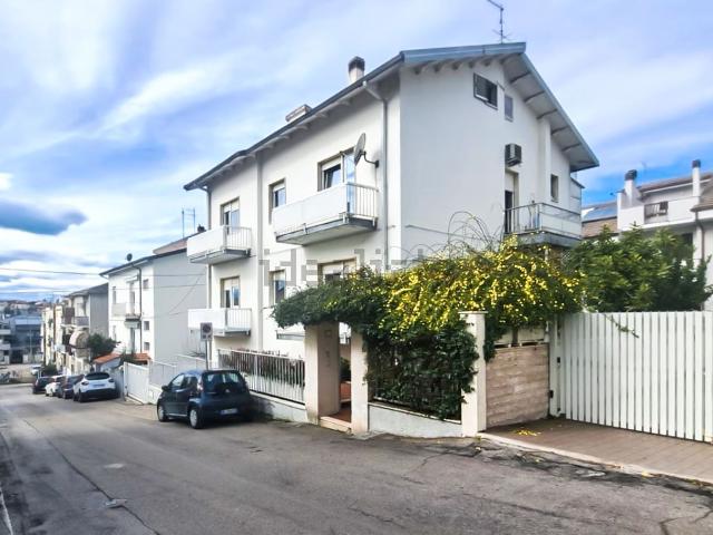 Casa in vendita a Rancitelli, Pescara