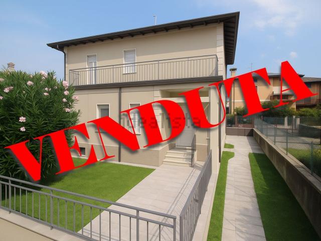 Casa in vendita a Zona Ovest, Brescia