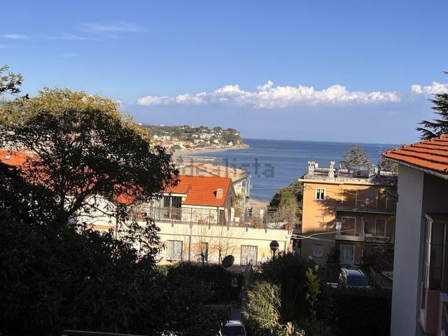 Casa in vendita a Albissola Marina, Liguria