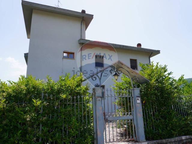 Casa in vendita a Castel Di Ieri, Abruzzo
