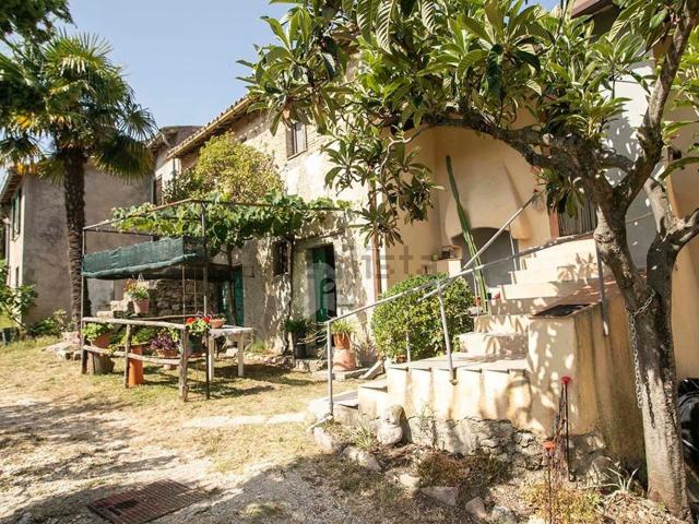 Casa in vendita a Configni, Rieti