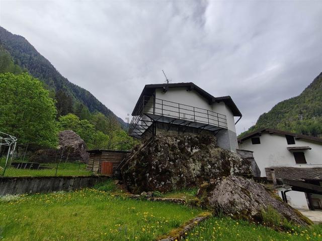 Casa in vendita a Comunità Montana della Valle Brembana, Branzi