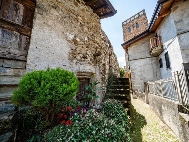 Casa in vendita a Mandello Del Lario, Lombardia