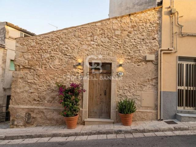 Casa in vendita a Ragusa Ibla, Ragusa