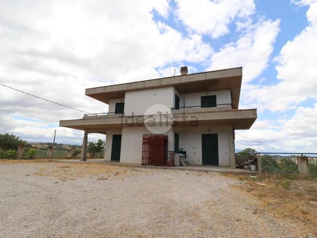 Casa in vendita a Montone, Mosciano Sant'angelo