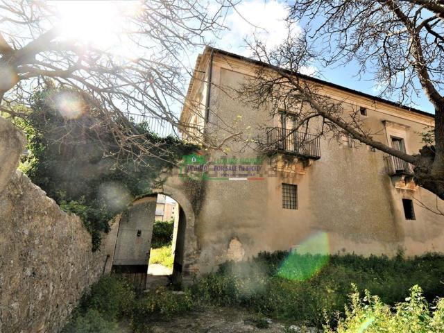 Casa in vendita a Ragusa, Sicilia