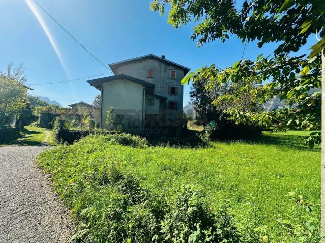 Casa in vendita a Fiorine, Clusone