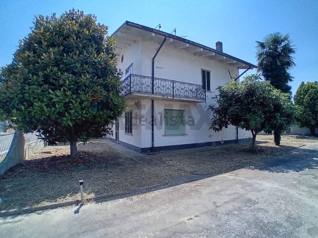 Casa in vendita a Unione Terre e Fiumi, Berra