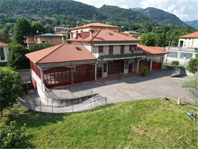 Casa in vendita a Parravicino, Erba