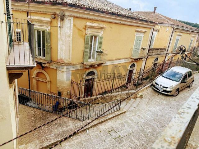 Casa in vendita a Ragusa Ibla, Ragusa
