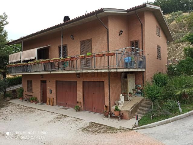 Casa in vendita a Cèsolo, Marche