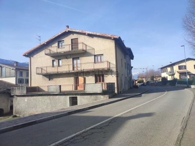 Casa in vendita a Rovetta, Lombardia