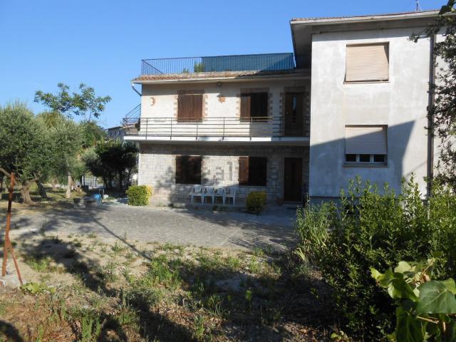 Casa in vendita a Terre Roveresche, Marche