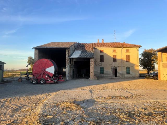 Casa in vendita a Cadeo, Reggio Emilia