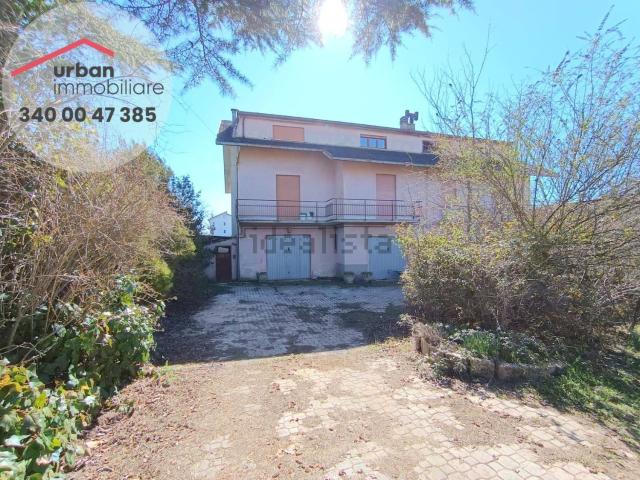 Casa in vendita a Barete, Abruzzo