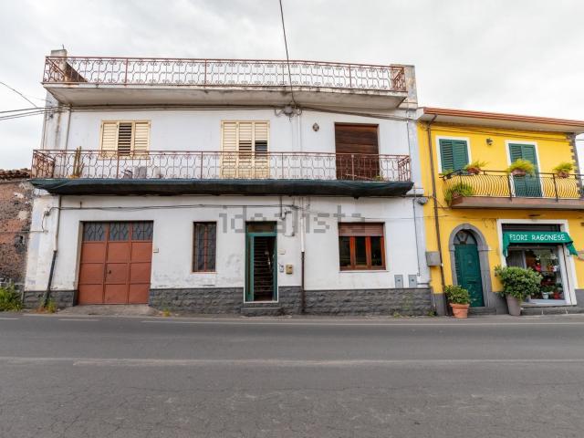 Casa in vendita a Linguaglossa, Sicilia