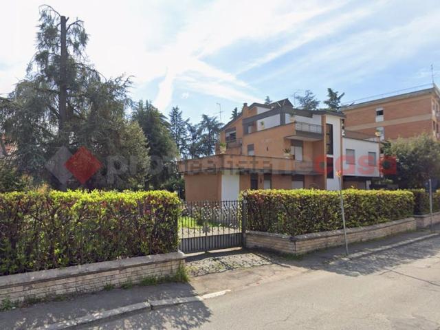 Casa in vendita a Frosinone, Lazio