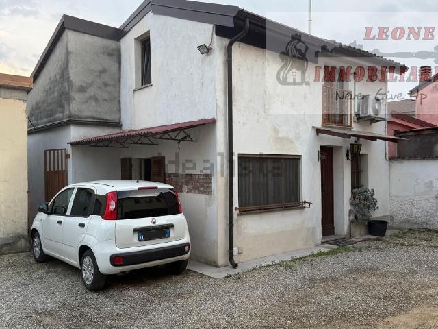 Casa in vendita a Albuzzano, Lombardia