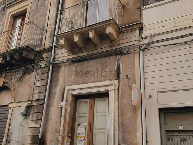 Casa in vendita a Giarre, Sicilia
