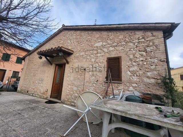 Casa in vendita a Foligno, Umbria