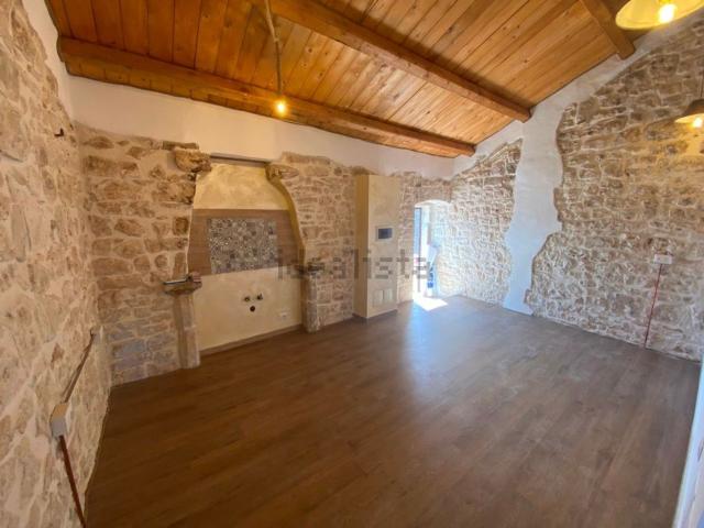 Casa in vendita a Puglia, Bari