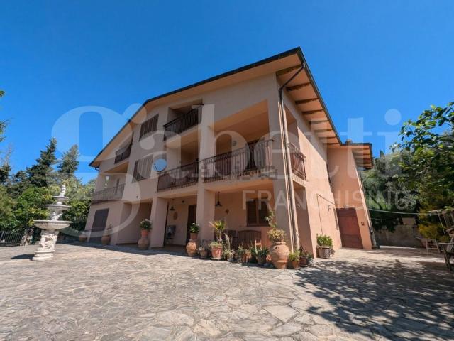 Casa in vendita a Sant'Erminio, Cenerente