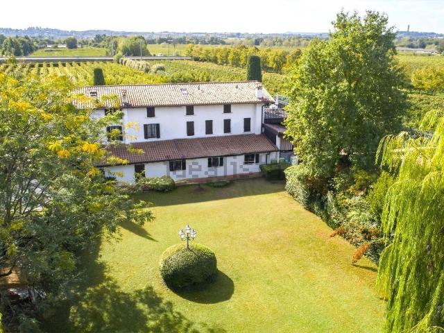 Casa in vendita a Sirmione, Lombardia