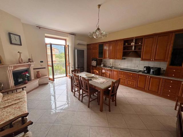 Casa in vendita a Mercato San Severino, Campania