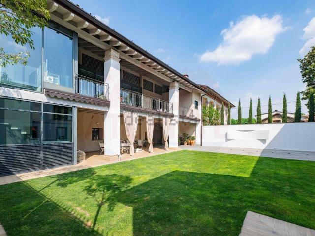 Casa in vendita a Villaggio Famiglia, Rovato