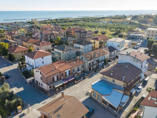 Casa in vendita a Santa Maria a Mare, Marche