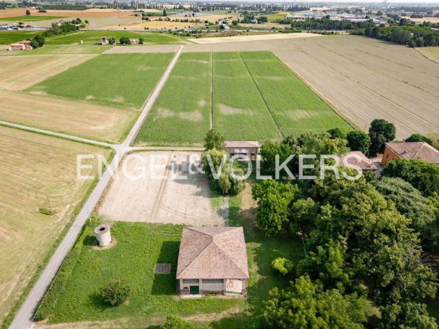 Casa in vendita a Ferrara, Reggio Emilia
