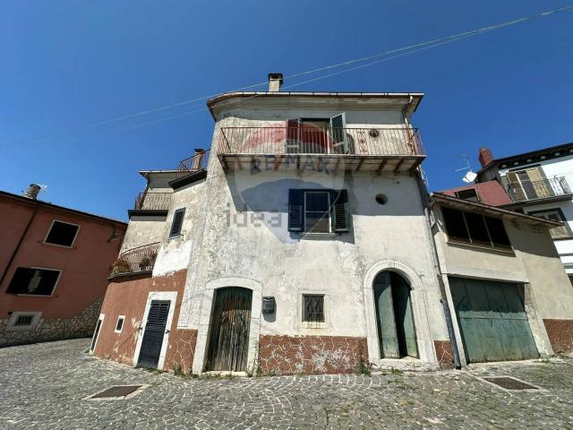 Casa in vendita a Roccasicura, Molise