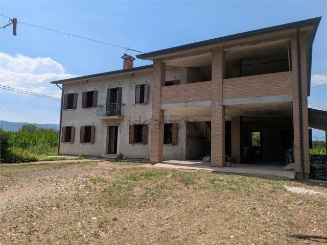 Casa in vendita a Isola Vicentina, Veneto