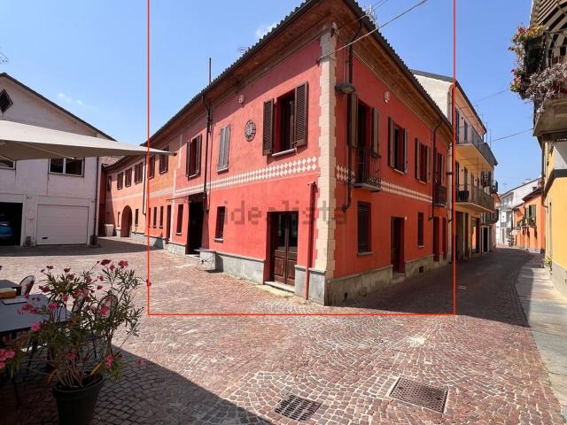 Casa in vendita a Alba, Cuneo