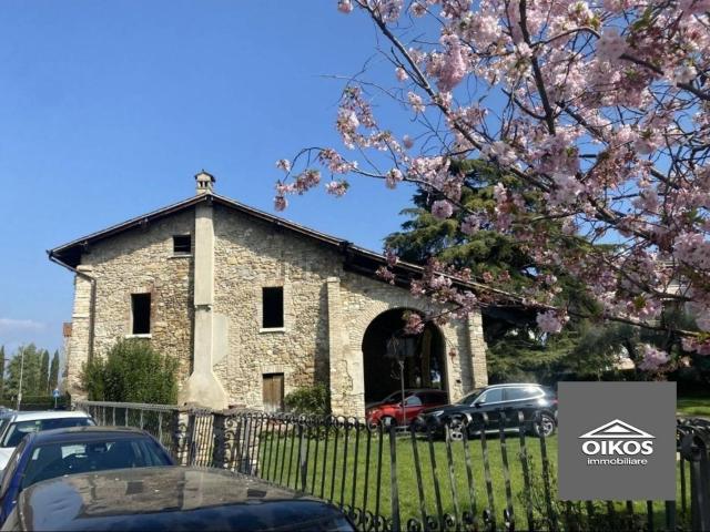 Casa in vendita a Desenzano Del Garda, Lombardia