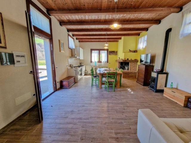 Casa in vendita a Sassocorvaro Auditore, Marche