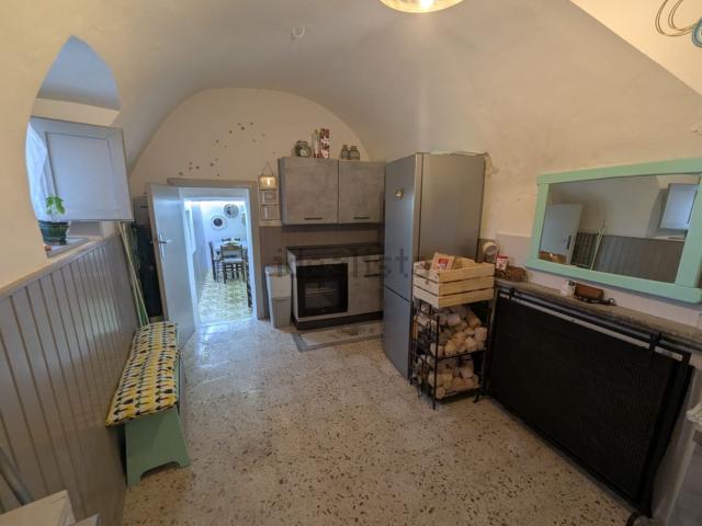 Casa in vendita a Castel Del Monte, Abruzzo