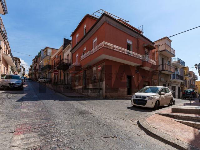 Casa in vendita a Motta Sant'Anastasia, Catania