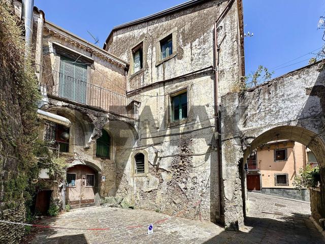 Casa in vendita a Castiglione Di Sicilia, Sicilia