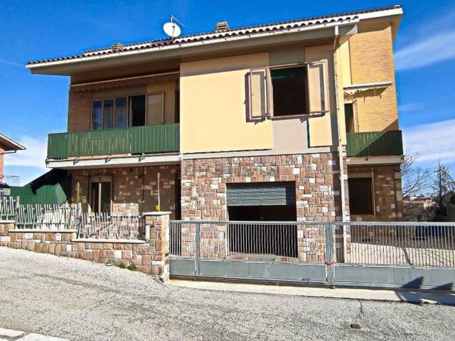 Casa in vendita a Marche, Macerata