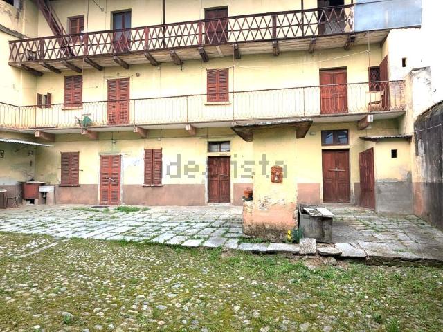 Casa in vendita a Invorio Superiore, Piemonte