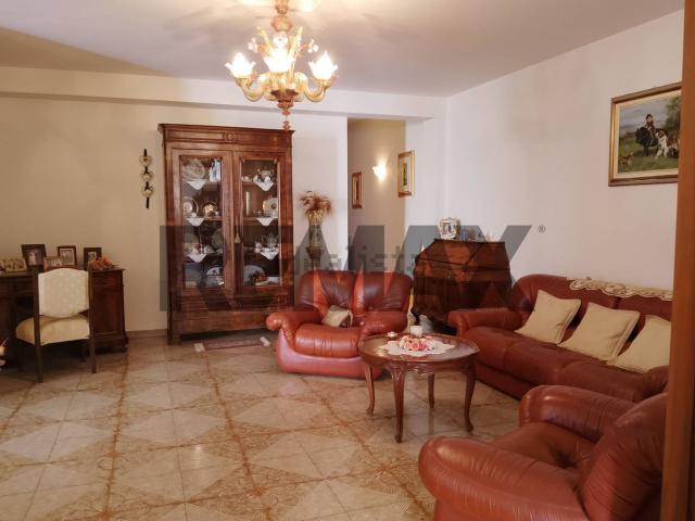 Casa in vendita a Vittoria, Ragusa