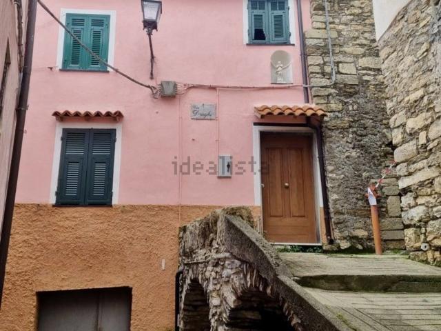 Casa in vendita a Caravonica, Liguria