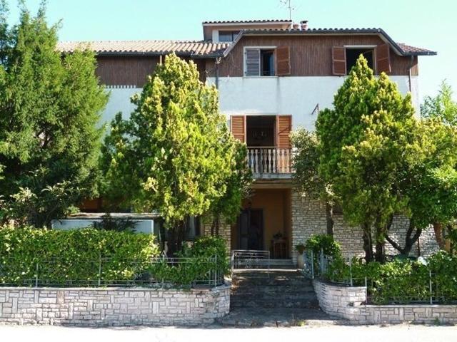 Casa in vendita a Pozzo, Marche