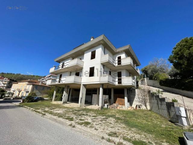 Casa in vendita a Ponterotto, Marche