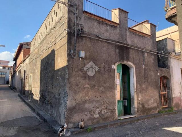 Casa in vendita a Giarre, Sicilia