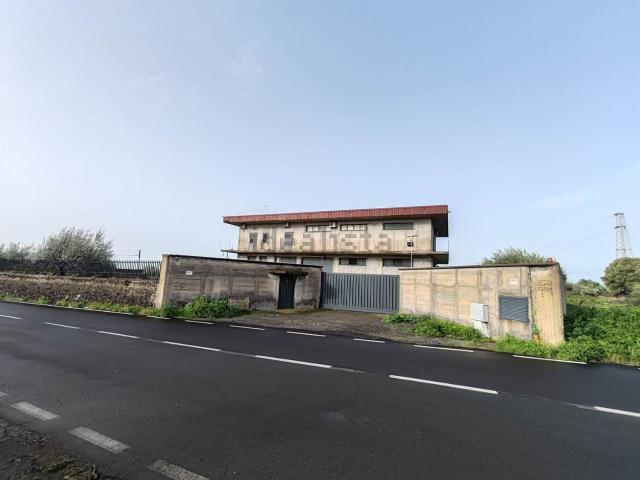 Casa in vendita a Paternò, Sicilia